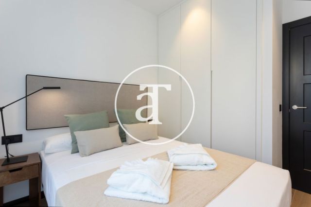 Piso de alquiler temporal de 3 habitaciones y 2 baños en el Eixample 17