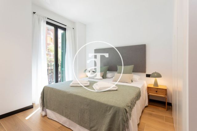 Piso de alquiler temporal de 3 habitaciones y 2 baños en el Eixample 26