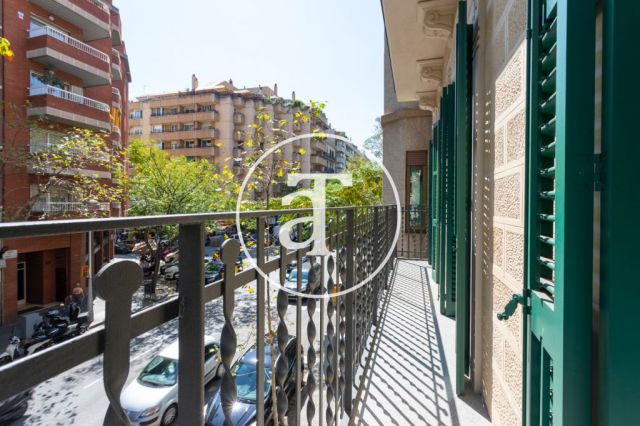 Piso de alquiler temporal de 3 habitaciones y 2 baños en el Eixample 3