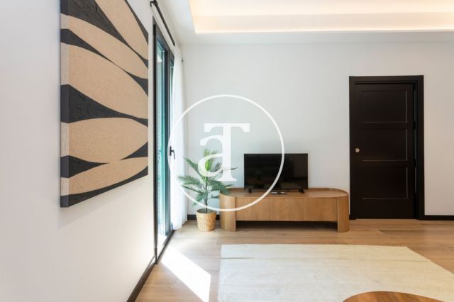 Piso de alquiler temporal de 3 habitaciones y 2 baños en el Eixample 6