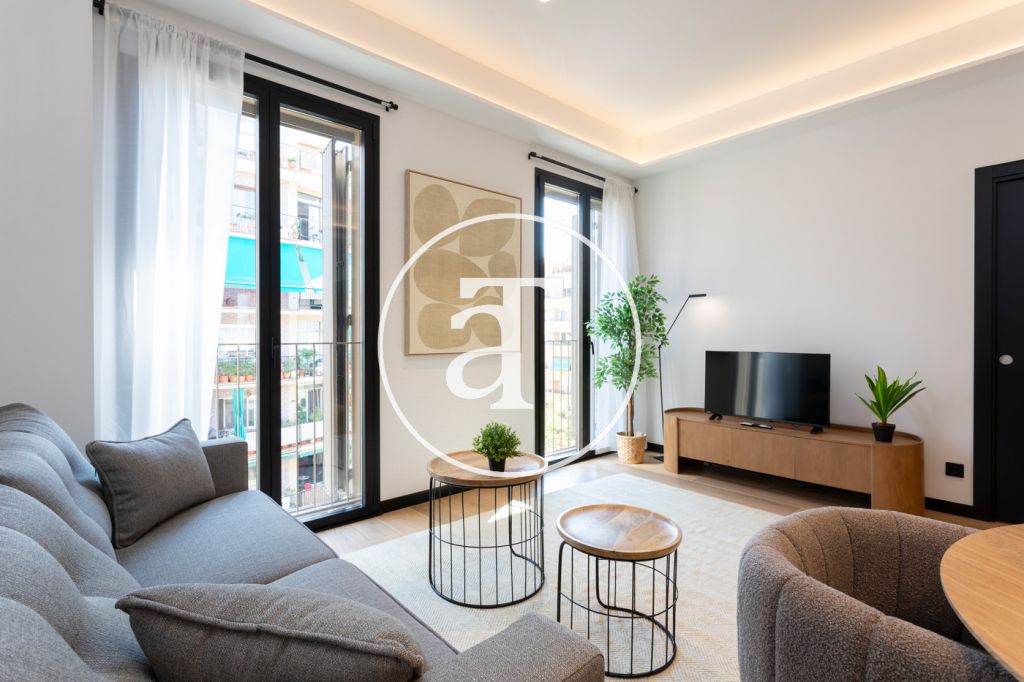 Monthly rental apartment with 3 bedrooms and 2 bathrooms in L'Eixample