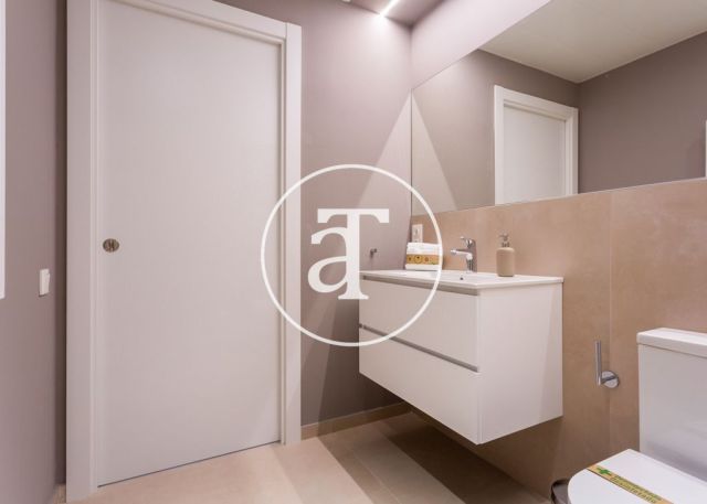 Piso de alquiler temporal de 2 habitaciones y piscina compartida a un paso de Av. Diagonal 23