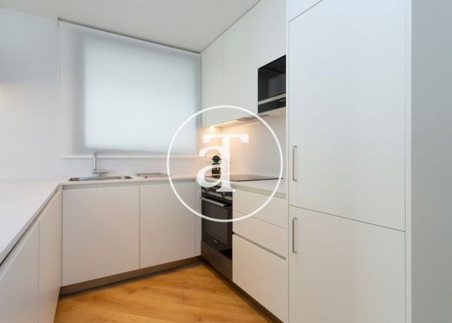Piso de alquiler temporal de 3 habitaciones y piscina compartida a un paso de Av. Diagonal 11