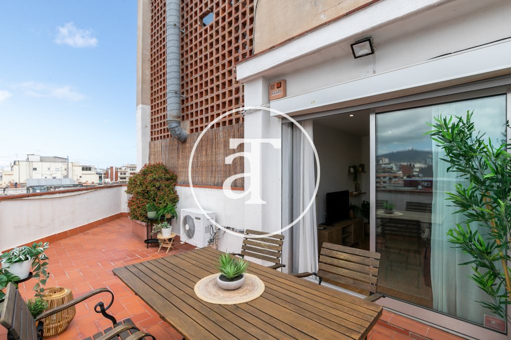 Ático de alquiler temporal con 1 habitación y amplia terraza en el Eixample