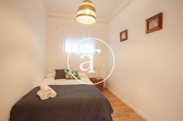 Ático de alquiler temporal con 2 habitaciones en Eixample Dreta 15