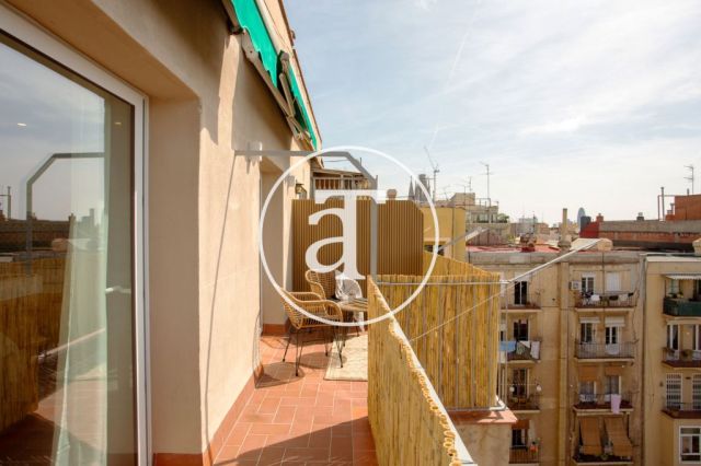 Monthly rental apartment with 2 bedrooms and terrace close to Verdaguer station 12