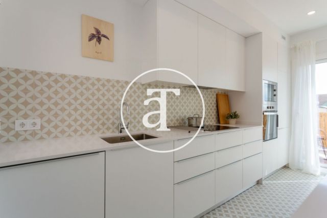 Monthly rental apartment with 2 bedrooms and terrace close to Verdaguer station 8