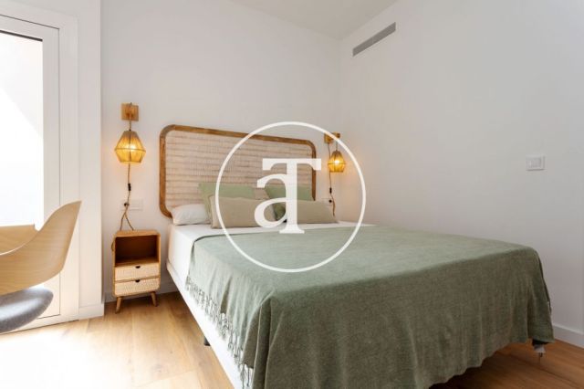 Monthly rental apartment with 2 bedrooms and terrace close to Verdaguer station 18