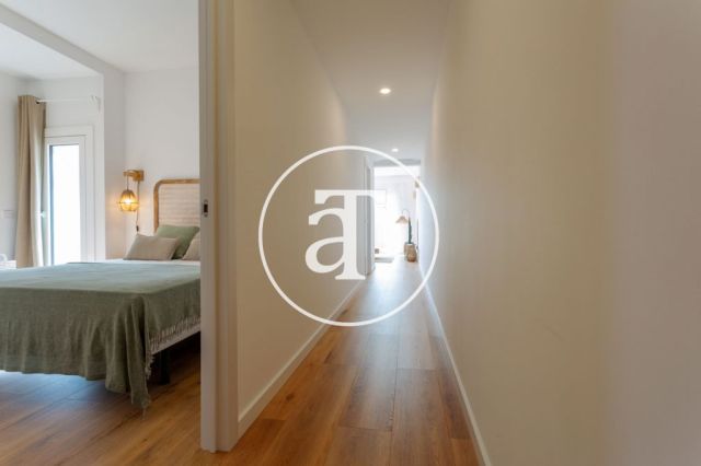 Monthly rental apartment with 2 bedrooms and terrace close to Verdaguer station 22