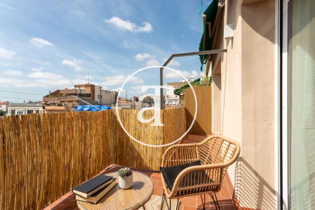 Monthly rental apartment with 2 bedrooms and terrace close to Verdaguer station 14