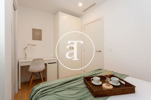 Monthly rental apartment with 2 bedrooms and terrace close to Verdaguer station 25