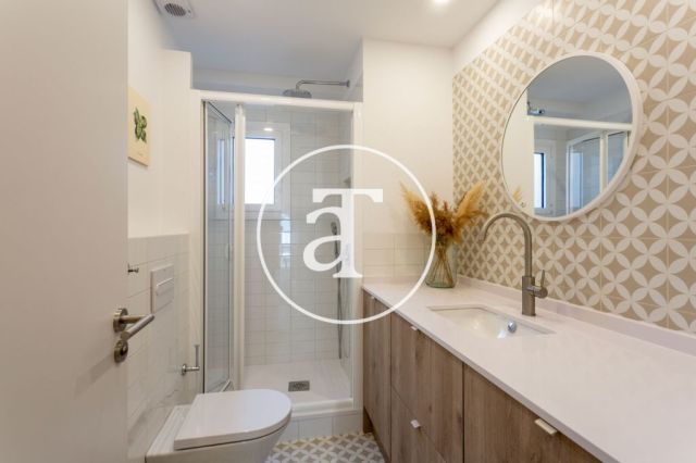 Monthly rental apartment with 2 bedrooms and terrace close to Verdaguer station 28