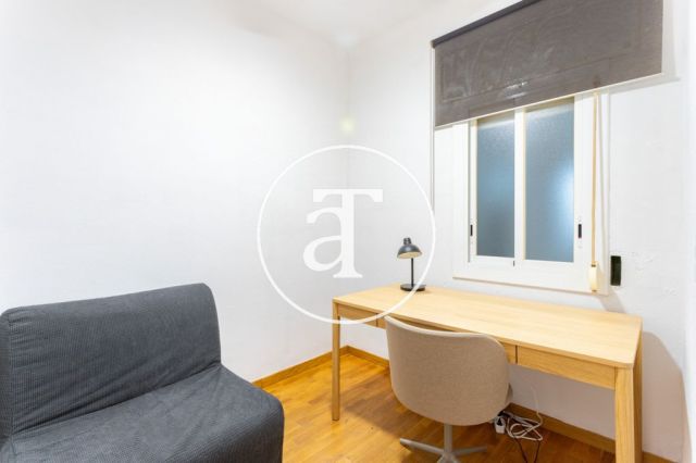 Monthly rental apartment with 3 bedrooms, study and 2 bathrooms in the Sagrada Familia neighborhood 26