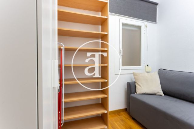 Monthly rental apartment with 3 bedrooms, study and 2 bathrooms in the Sagrada Familia neighborhood 36