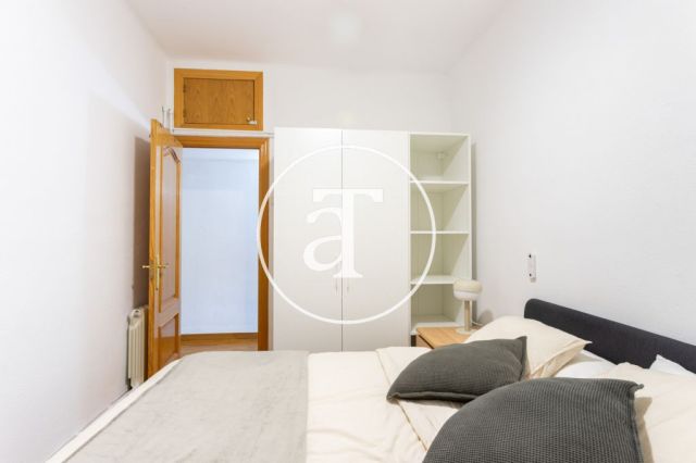 Monthly rental apartment with 3 bedrooms, study and 2 bathrooms in the Sagrada Familia neighborhood 28