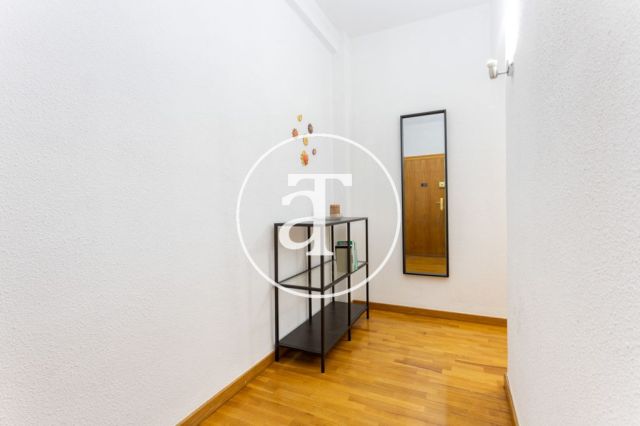 Monthly rental apartment with 3 bedrooms, study and 2 bathrooms in the Sagrada Familia neighborhood 31