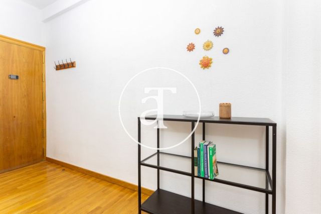 Monthly rental apartment with 3 bedrooms, study and 2 bathrooms in the Sagrada Familia neighborhood 34