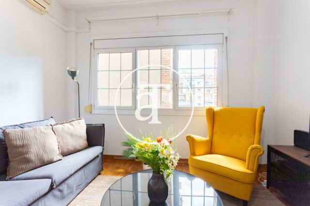 Monthly rental apartment with 3 bedrooms, study and 2 bathrooms in the Sagrada Familia neighborhood 2