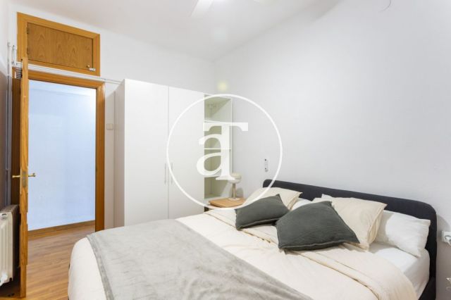 Monthly rental apartment with 3 bedrooms, study and 2 bathrooms in the Sagrada Familia neighborhood 29