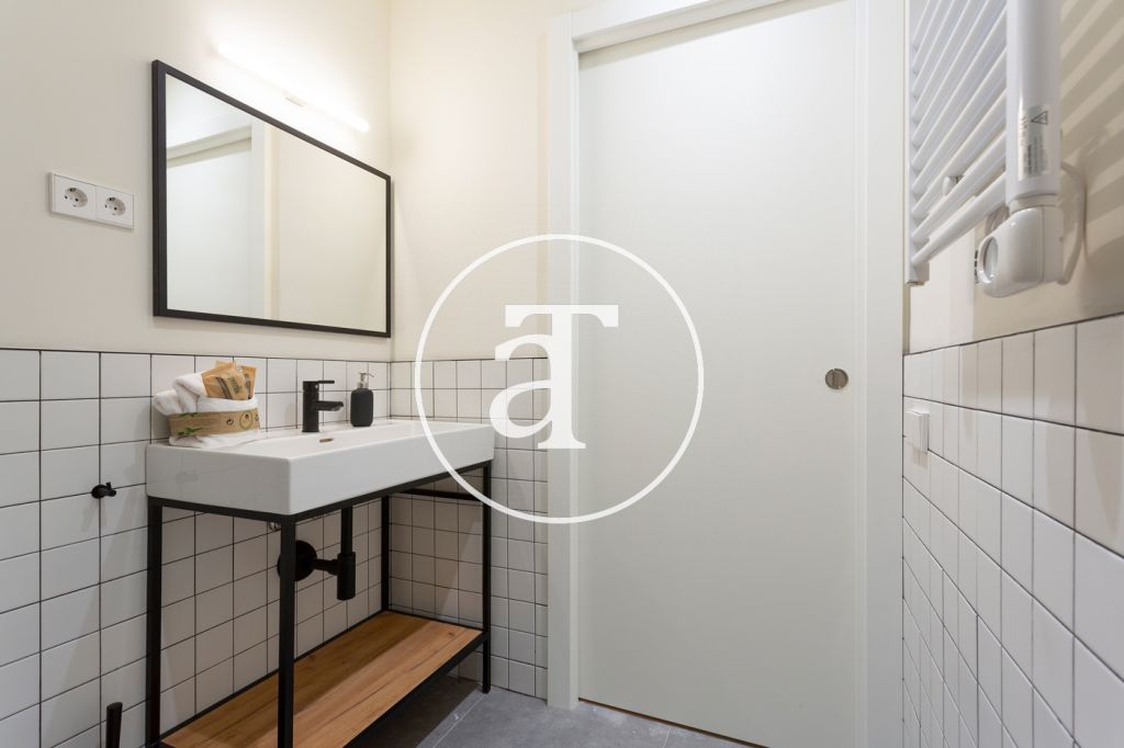 Monthly rental apartment with 2 bedrooms in Eixample Dreta 24