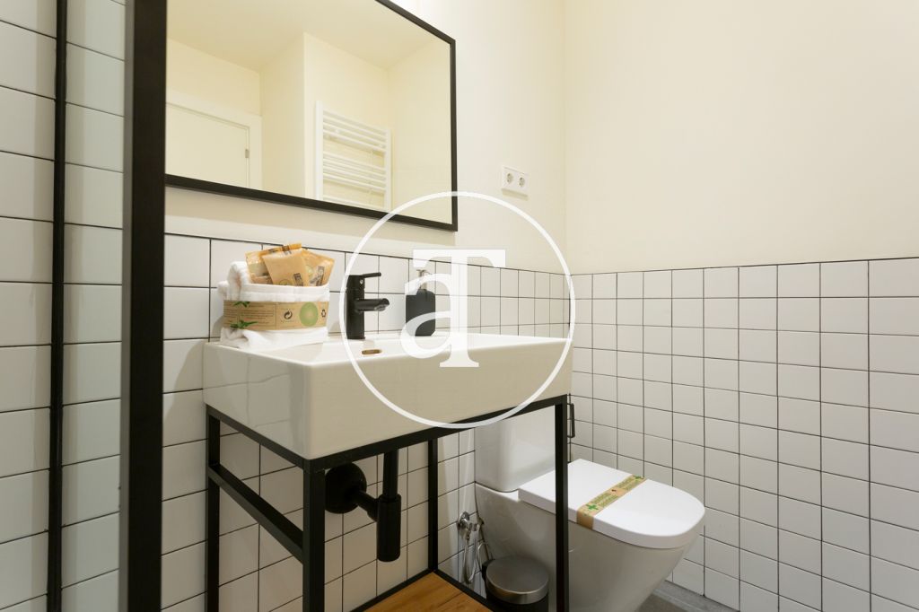 Monthly rental apartment with 2 bedrooms in Eixample Dreta 25