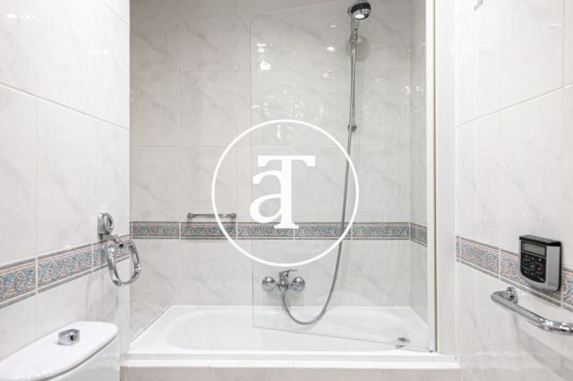Appartement de 2 chambres et 2 salles de bains à louer à Eixample Esquerra, Barcelone 28