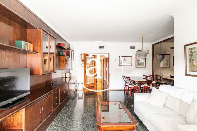 Appartement de 2 chambres et 2 salles de bains à louer à Eixample Esquerra, Barcelone 3