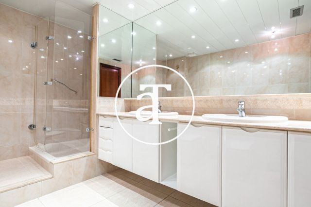 Appartement de 2 chambres et 2 salles de bains à louer à Eixample Esquerra, Barcelone 27