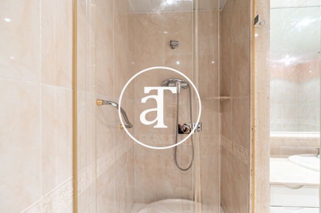 Appartement de 2 chambres et 2 salles de bains à louer à Eixample Esquerra, Barcelone 26