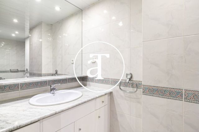 Appartement de 2 chambres et 2 salles de bains à louer à Eixample Esquerra, Barcelone 29