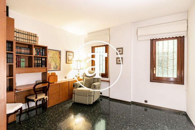 Appartement de 2 chambres et 2 salles de bains à louer à Eixample Esquerra, Barcelone 24