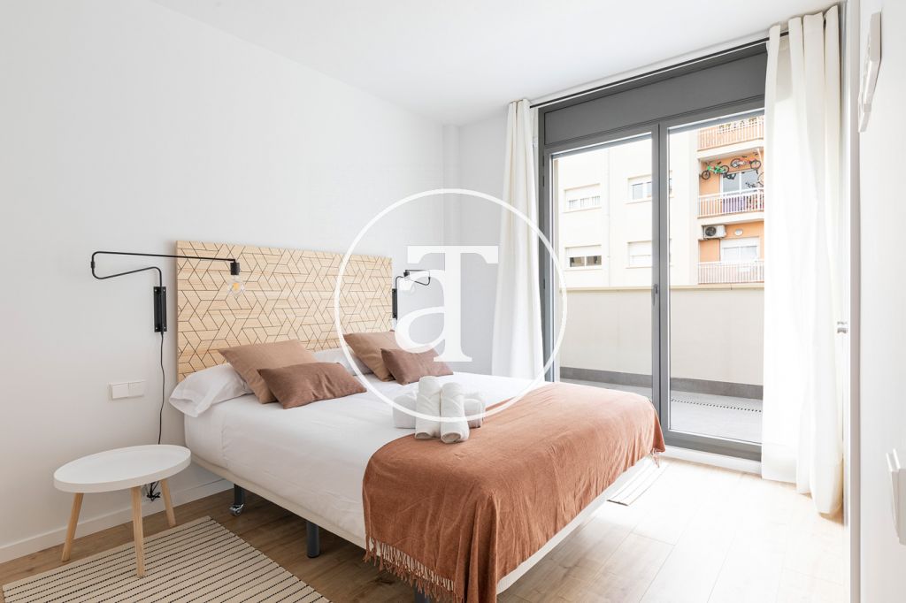Apartamento de alquiler temporal con 2 habitaciones dobles y piscina comunitaria 17
