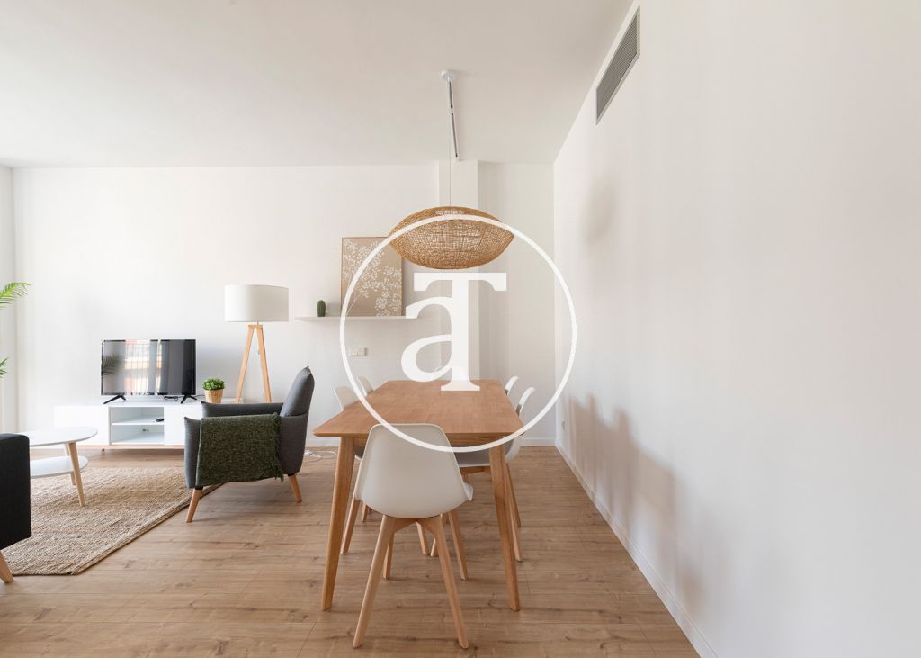 Apartamento de alquiler temporal con 2 habitaciones dobles y piscina comunitaria 5