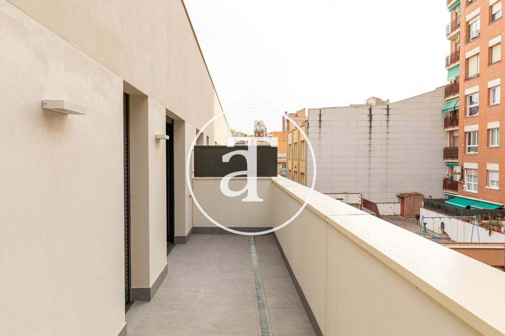 Apartamento de alquiler temporal con 2 habitaciones dobles y piscina comunitaria 9