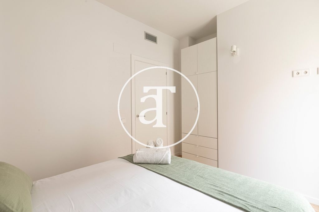 Apartamento de alquiler temporal con 2 habitaciones dobles y piscina comunitaria 16