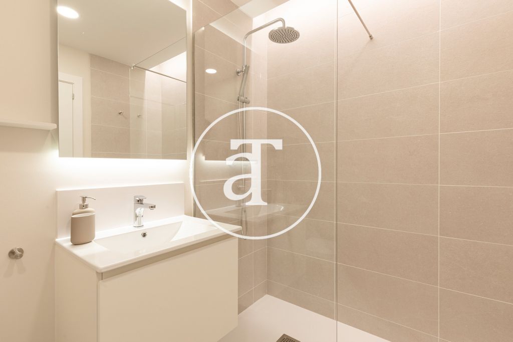 Apartamento de alquiler temporal con 2 habitaciones dobles y piscina comunitaria 24