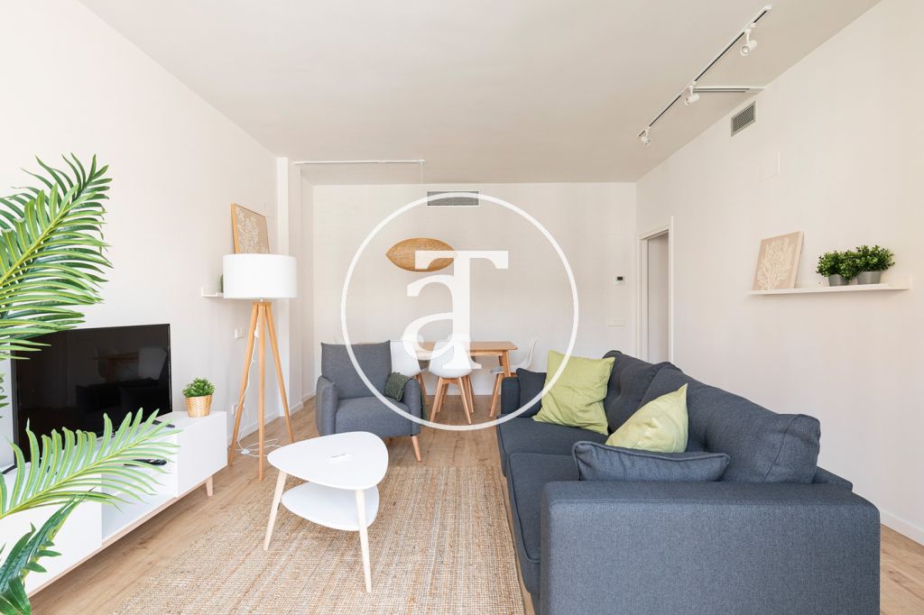 Apartamento de alquiler temporal con 2 habitaciones dobles y piscina comunitaria 2