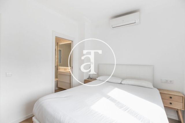 Location temporaire d'un penthouse avec 2 chambres et 2 salles de bain, meublé et proche du parc Turó. 21