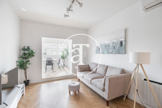 Location temporaire d'un penthouse avec 2 chambres et 2 salles de bain, meublé et proche du parc Turó. 2