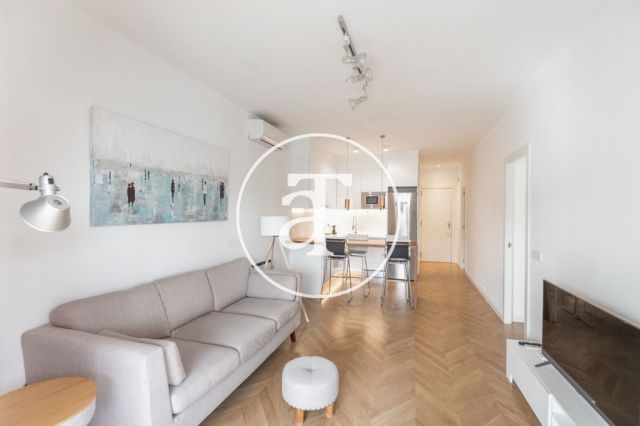 Location temporaire d'un penthouse avec 2 chambres et 2 salles de bain, meublé et proche du parc Turó. 12