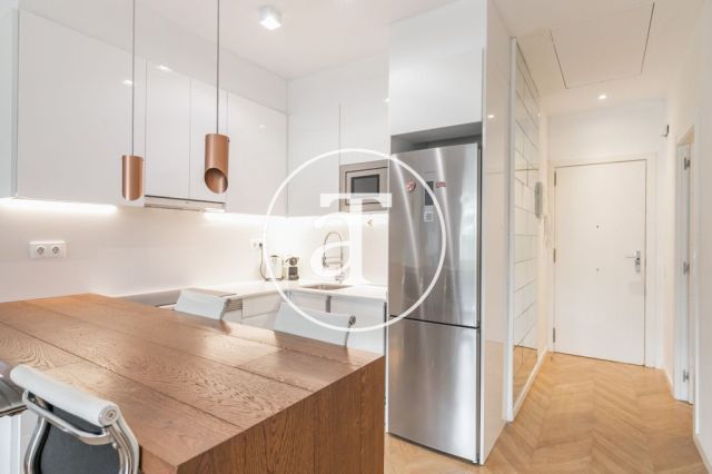 Location temporaire d'un penthouse avec 2 chambres et 2 salles de bain, meublé et proche du parc Turó. 18