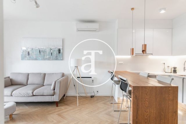 Location temporaire d'un penthouse avec 2 chambres et 2 salles de bain, meublé et proche du parc Turó. 14