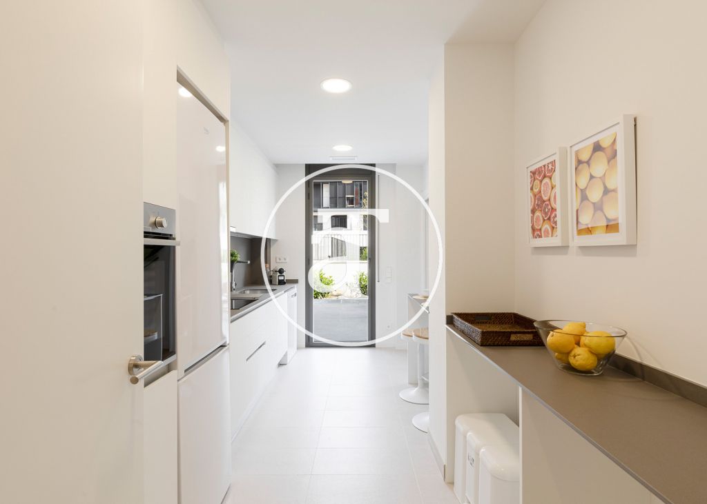 Monthly rental apartment with 3 double bedrooms and community pool 19