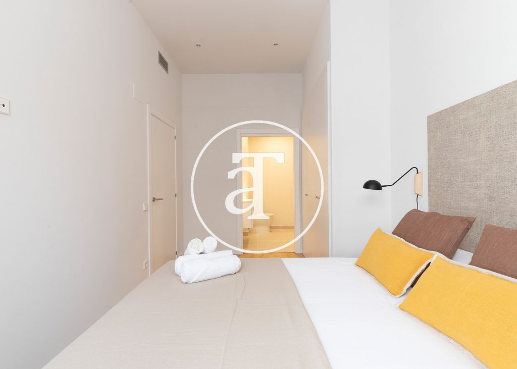 Monthly rental apartment with 3 double bedrooms and community pool 27