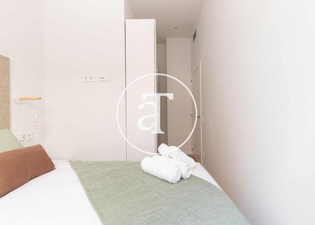 Monthly rental apartment with 3 double bedrooms and community pool 23
