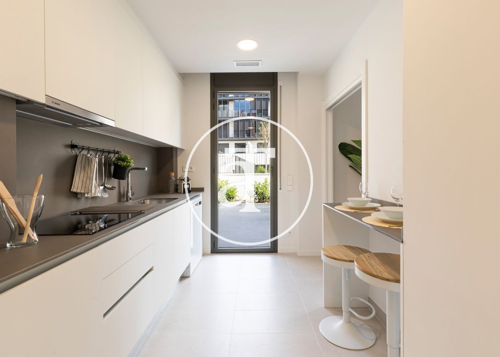 Monthly rental apartment with 3 double bedrooms and community pool 18