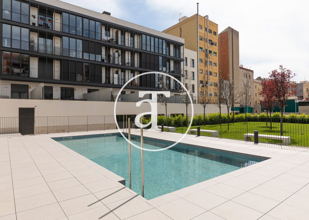Monthly rental apartment with 3 double bedrooms and community pool 32