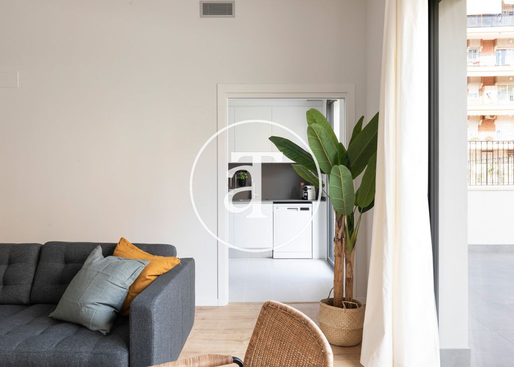 Monthly rental apartment with 3 double bedrooms and community pool 11