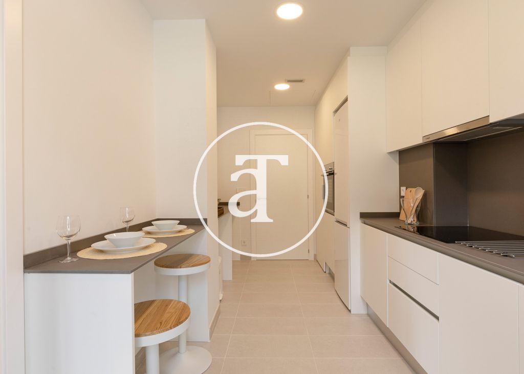 Monthly rental apartment with 3 double bedrooms and community pool 17
