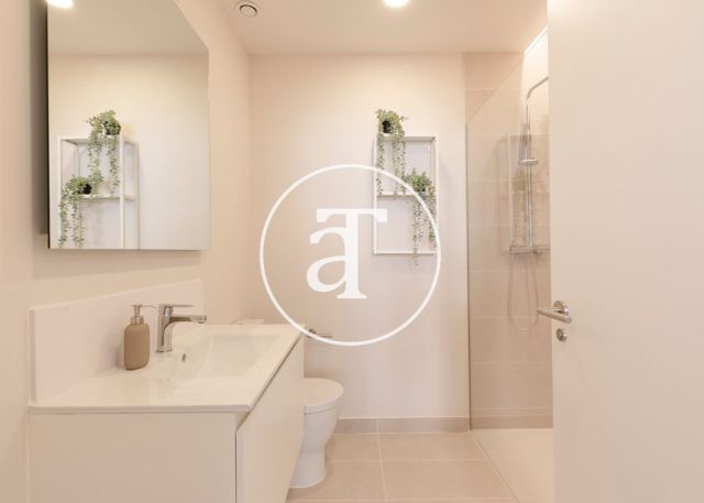 Appartement en location temporaire avec 3 chambres doubles et piscine commune 33